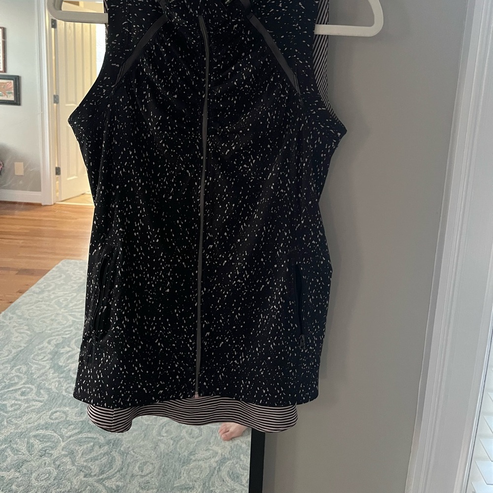 Lululemon run vest size 4 EUC
